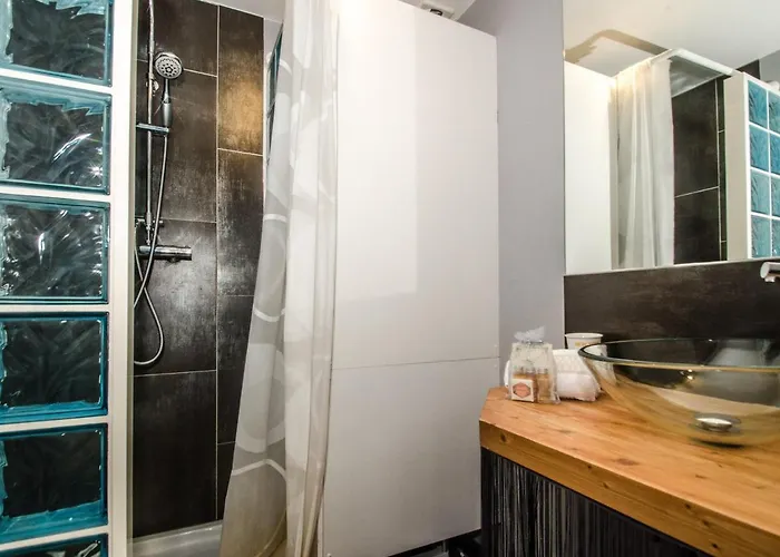 Bel 3 étoiles Avec Balcon Au Cœur De - Fr-1-343-165 Apartamento