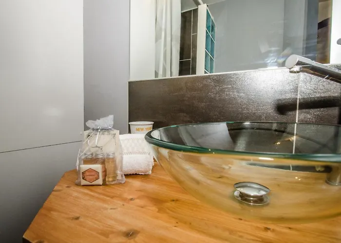 Bel 3 étoiles Avec Balcon Au Cœur De - Fr-1-343-165 Apartamento